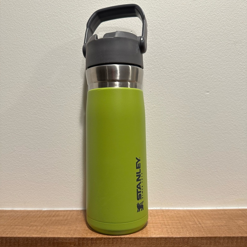 Stanley Green Stainless Steel Water Bottle 22 oz